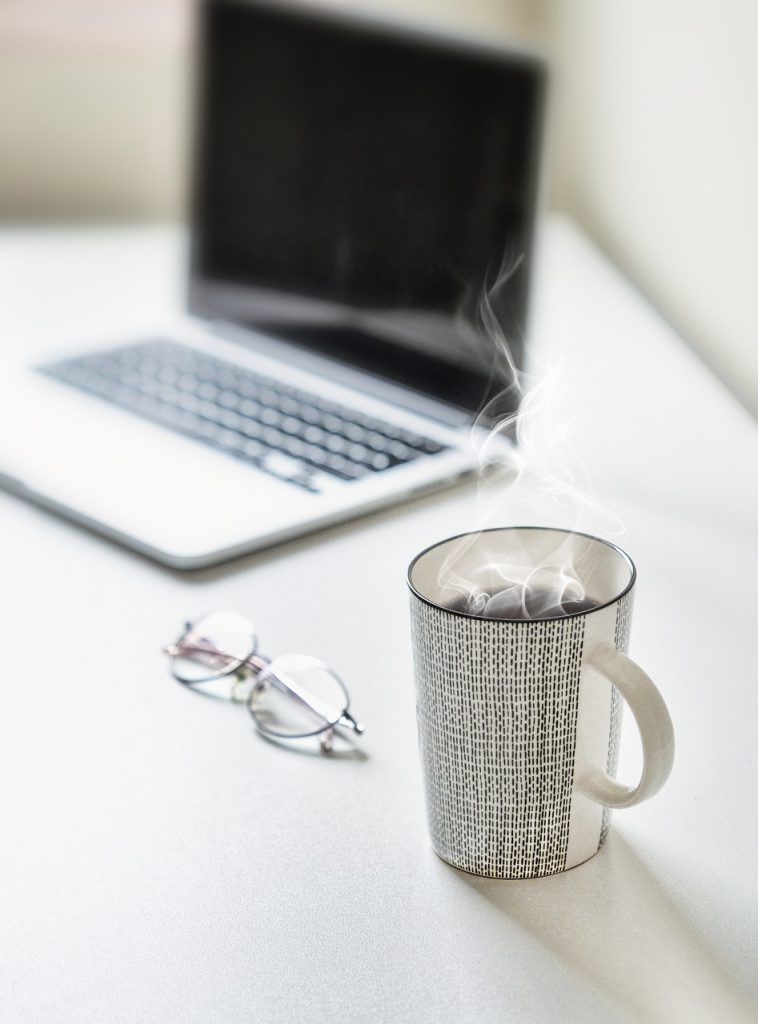 desk, tea, coffee-4222025.jpg